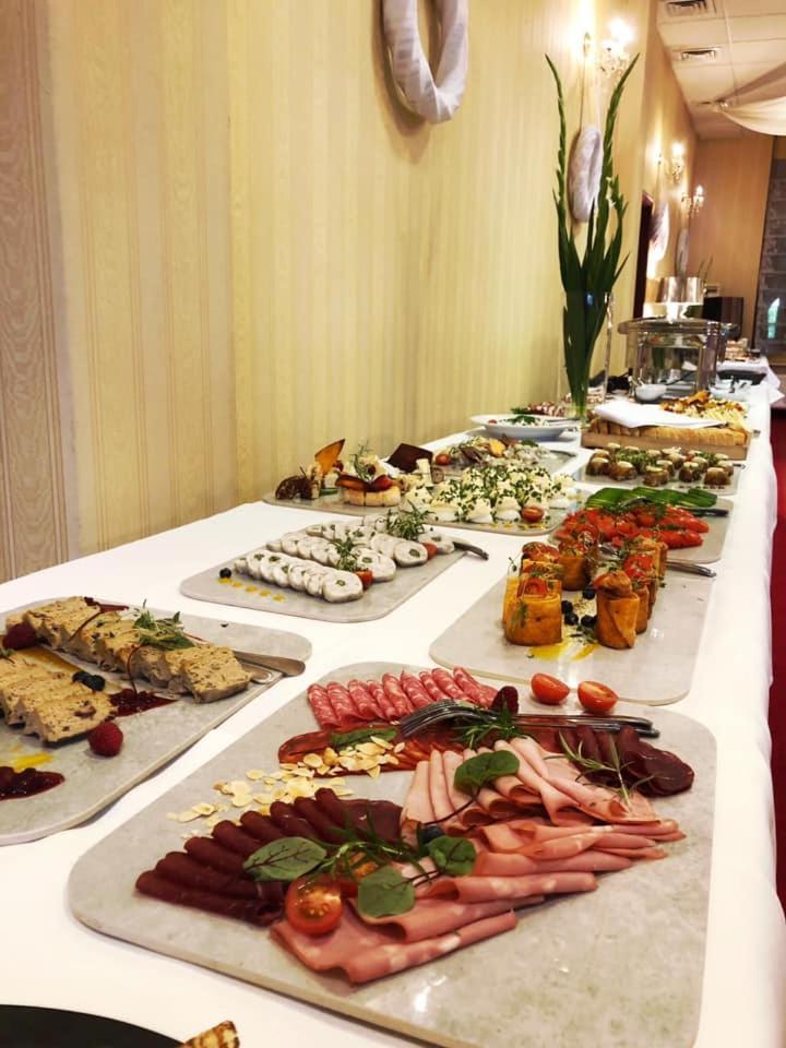 U Pietrzakow Hotel Зелонка Екстериор снимка